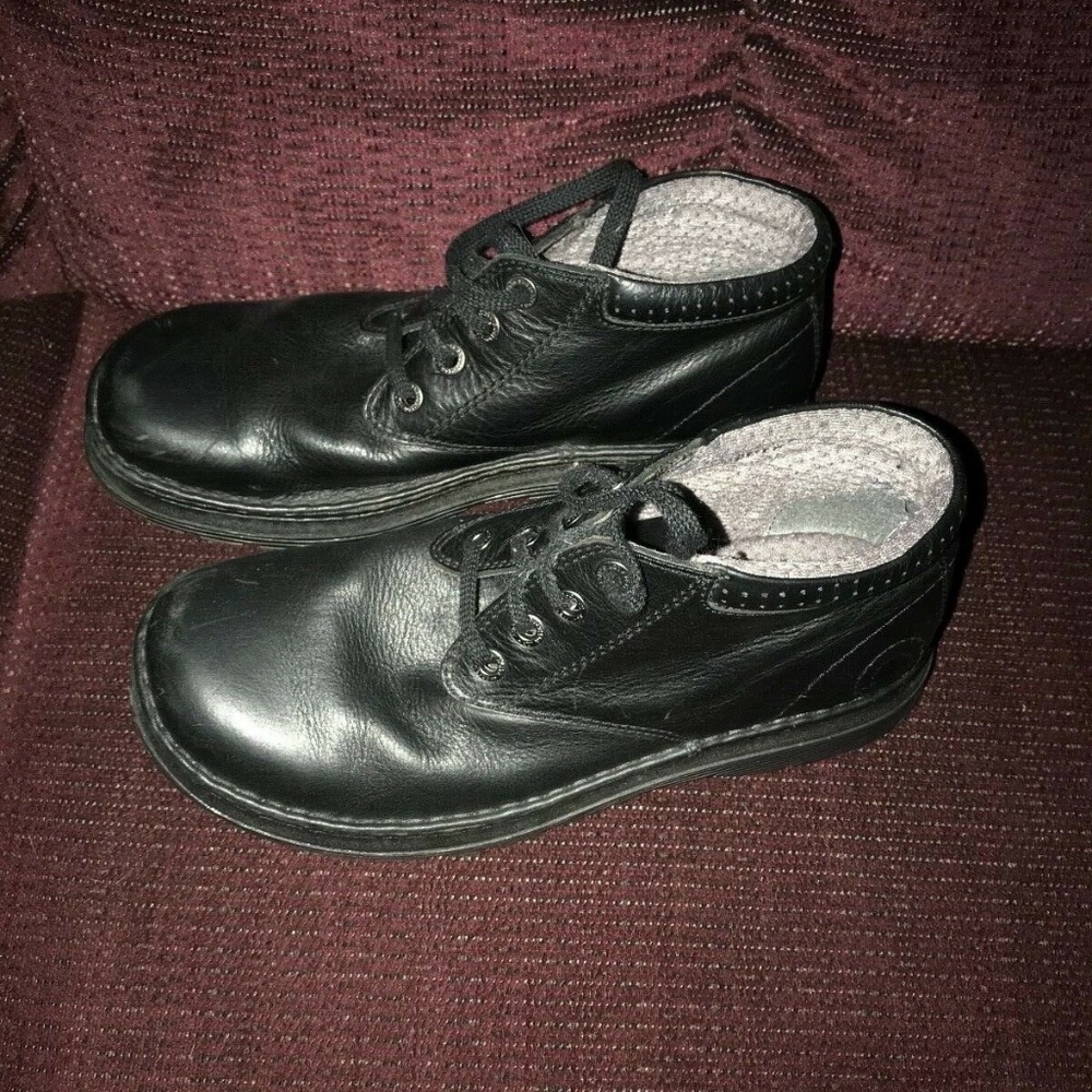 Doc Martens 3/4 Chukka Boots "Griffin" Size 9 Men